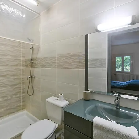 Apartment 2 Bedroom Gorgeous In Pont Darc