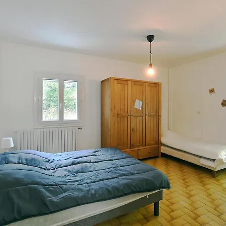 2 Bedroom Gorgeous In Pont Darc *